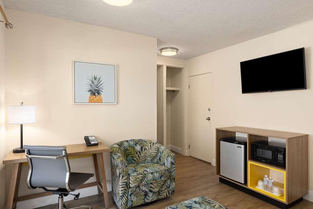 Days Inn By Wyndham Maui Oceanfront Wailea  Bilik gambar